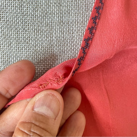 Primrose 100% Silk
Scoop Neck Blouse -
Coral Rose size XS - Picture 11 of 13